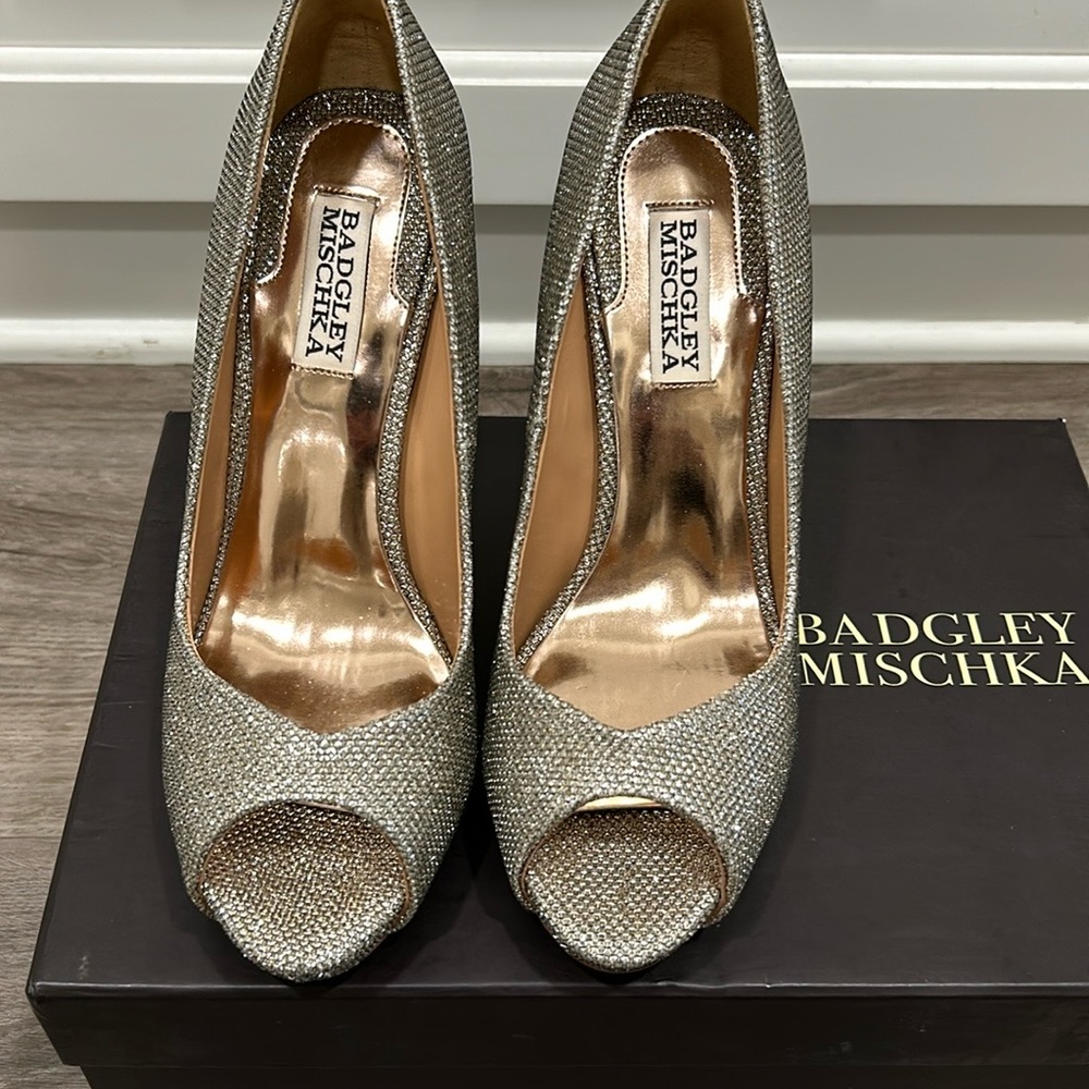 New Badgley Mischka Kassidy 11 pumps - Picture 3 of 12